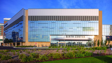 舒适！这个新交付的美国妇产大楼，不止是色彩用得妙